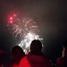 kids watching fireworks